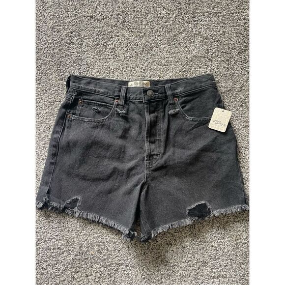 We The Free Cut-Off Distressed Shorts❤️ - Picture 1 of 6